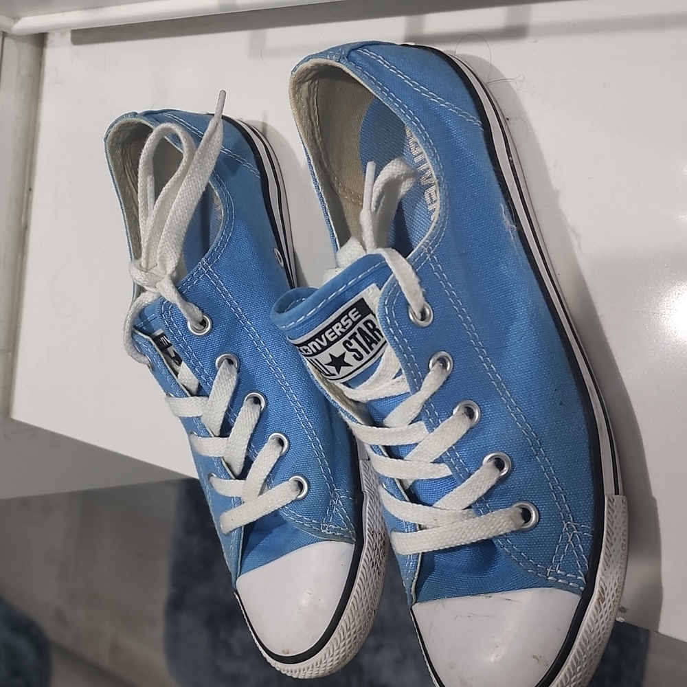 Baby blue converse - Picture 3 of 5